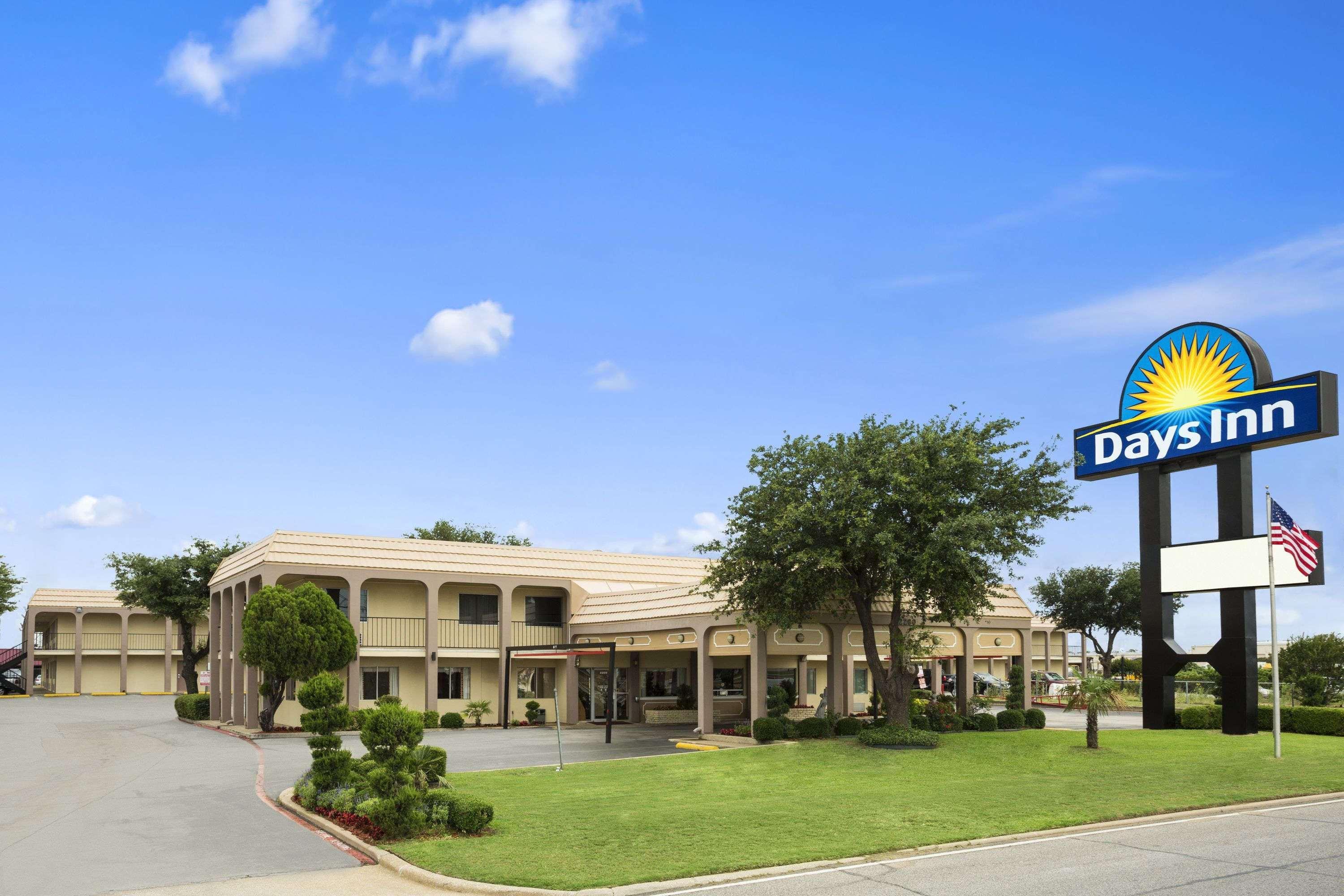 Days By Wyndham Dallas 2*