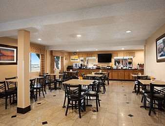 Days By Wyndham Dallas 2*