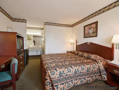 Days By Wyndham Dallas Motel Irving